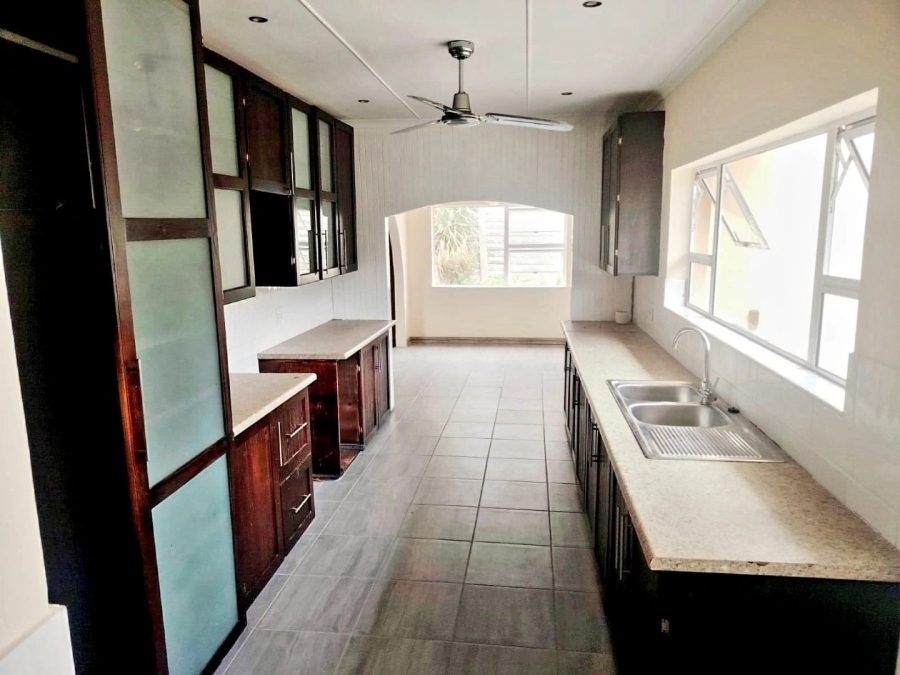 5 Bedroom Property for Sale in Beacon Bay Eastern Cape